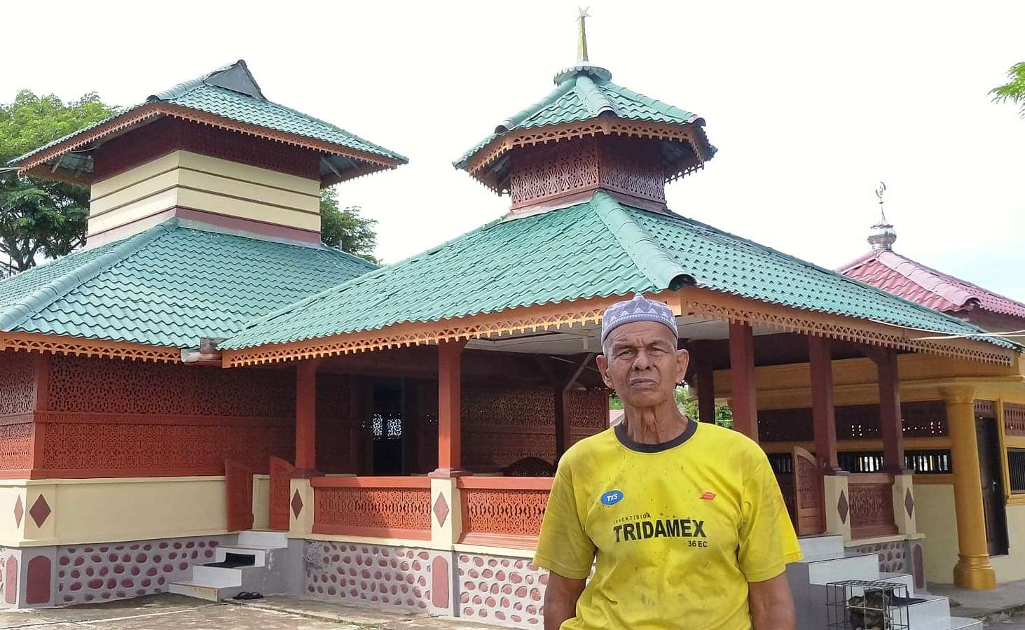 Dua Guci di Masjid Teungku Chik di Pasi