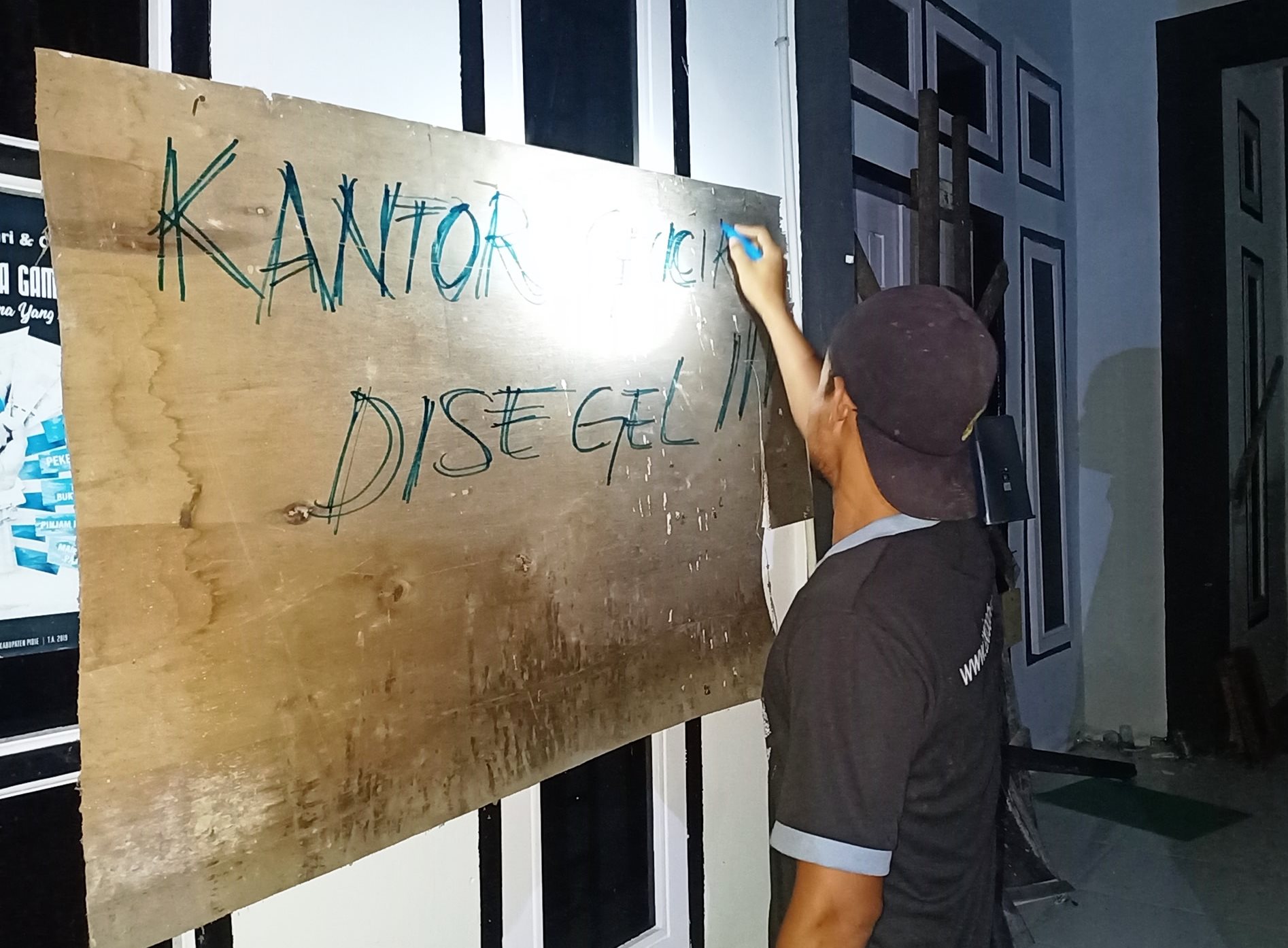 Kantor Disegel Sekelompok Warga, Keuchik Jijiem: Hanya Salah Paham